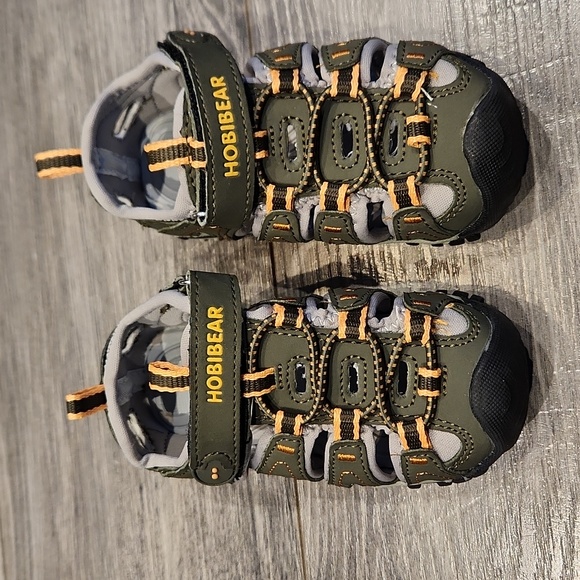 EUC Hobibear Boys sz 1.5 sandals w/velcro straps - Picture 1 of 10